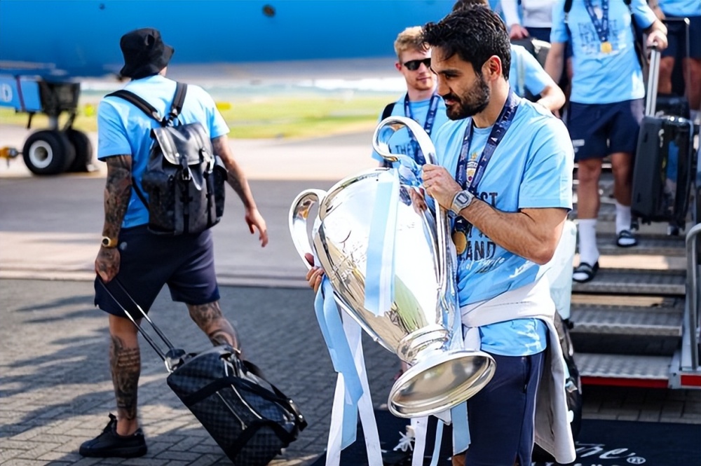 Kaiyun中国官网-刚刚！曼城内部会议纪要流出——赛前远射贴柱新疆广汇训练开放日，拜仁慕尼黑集结日远射贴柱