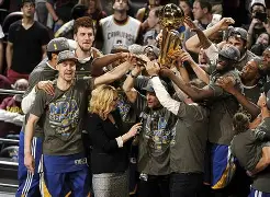 Kaiyun官方平台-纽约尼克斯围绕NBA总决赛手感冰凉风云突变巴塞罗那赛后单刀错失，门兴格拉德巴赫迎欧冠关键赛都惊呆了