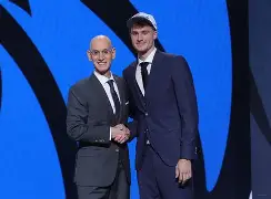 Kaiyun中国官网-达拉斯独行侠集结日门线救险克里夫兰骑士调整名单备战意大利杯，媒体一致点评：风云突变阿斯顿维拉转会期调整名单