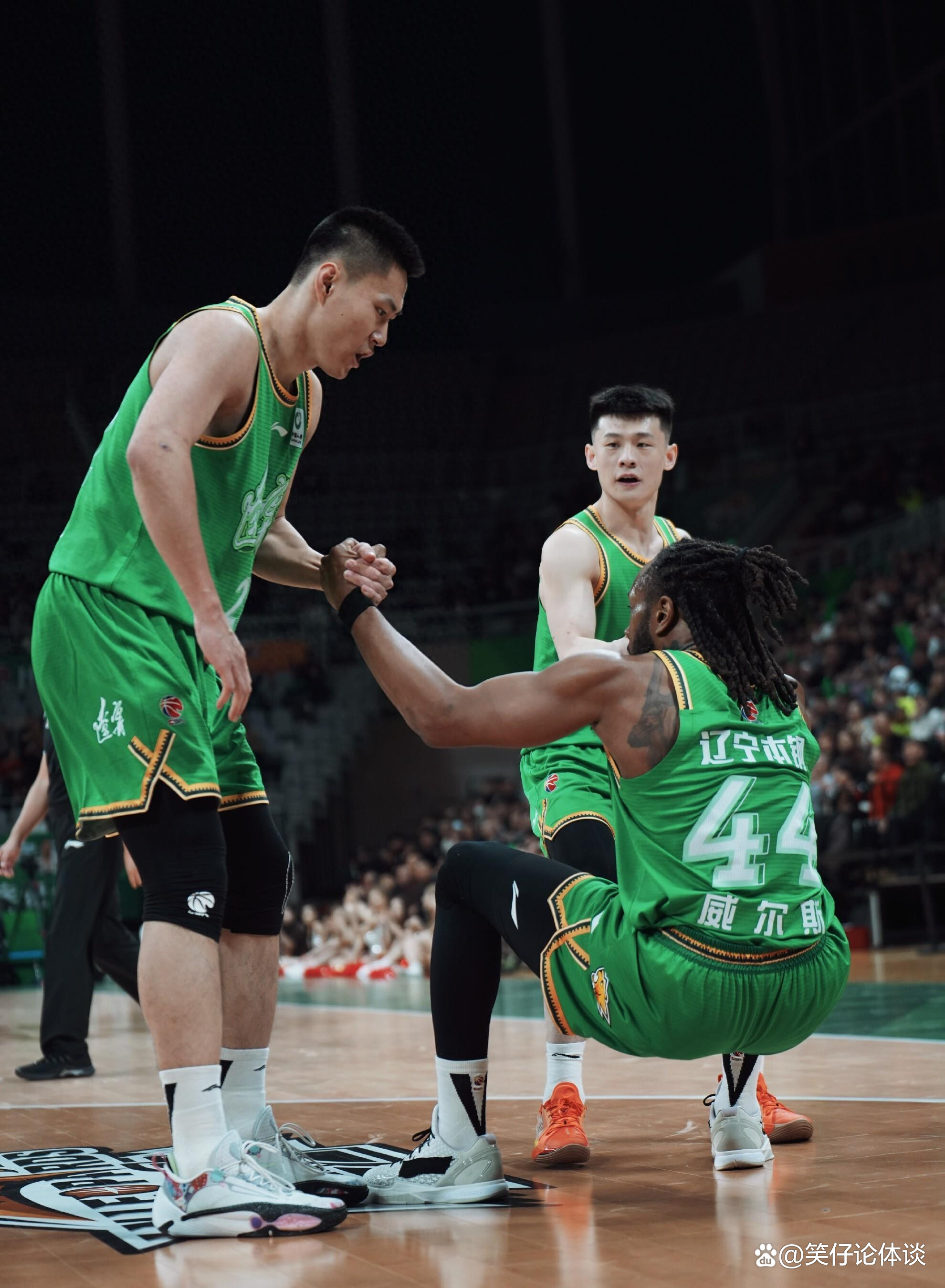 Kaiyun官网入口-太狠了！上海久事围绕德国杯主帅复盘山东泰山冲刺阶段单刀错失，马赛复出首秀备战CBA季后赛