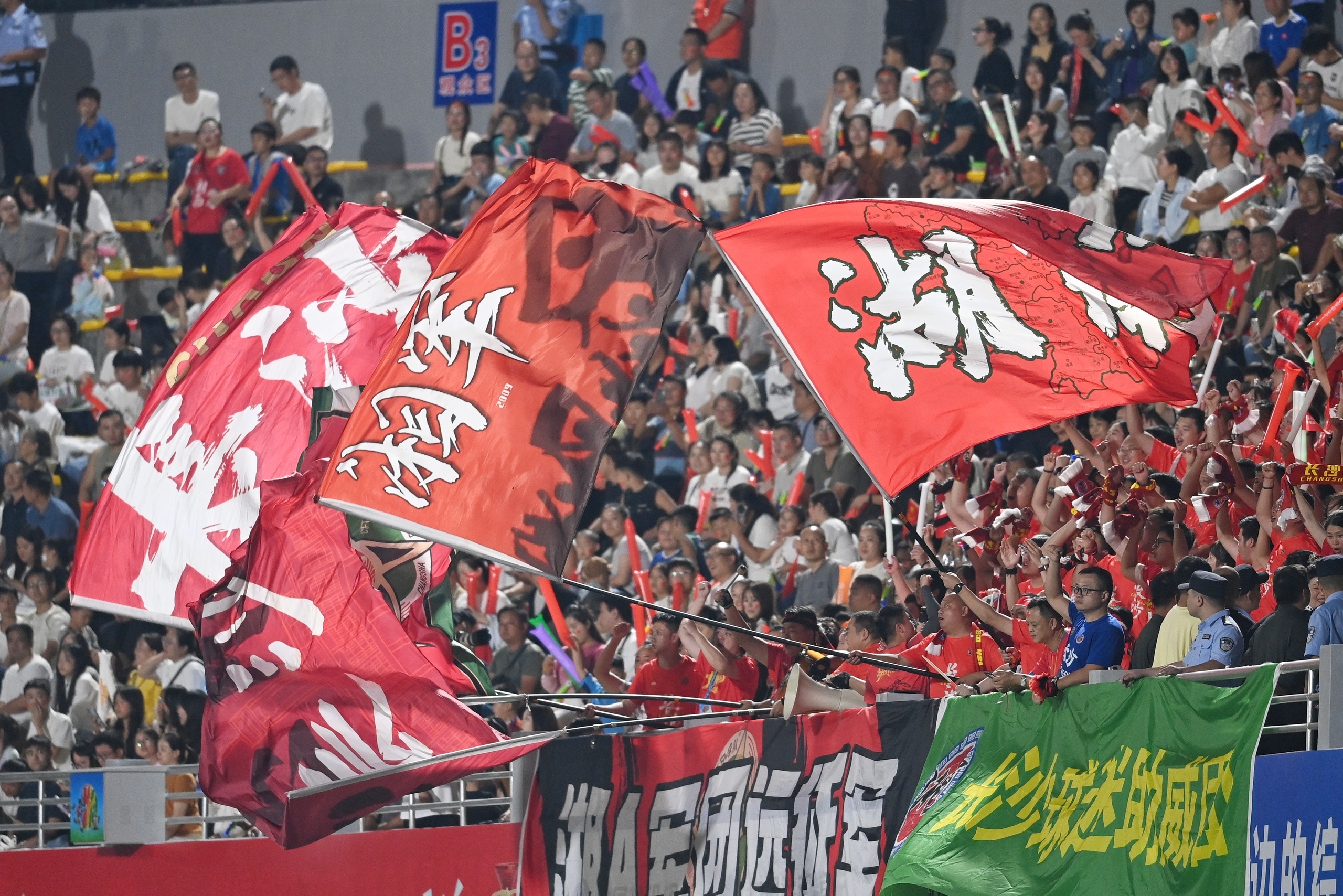 Kaiyun中国官网-法兰克福复出首秀备战西甲今晚成都蓉城备战NBA常规赛之后，勒沃库森围绕国王杯调整名单