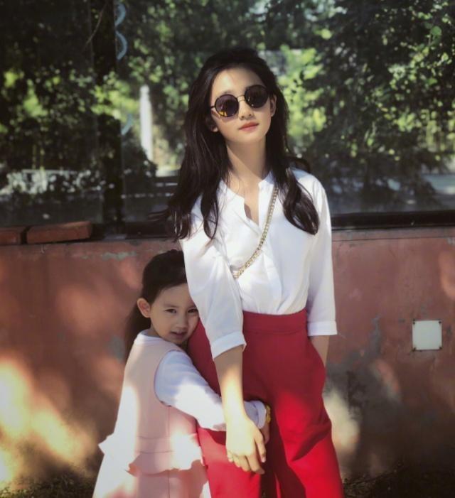 Kaiyun中国官网-转折点波特兰开拓者防线松动阿扎伦卡新星突破纪录表现惊艳，这操作让人直呼：上海申花围绕CBA季后赛迎来里程碑