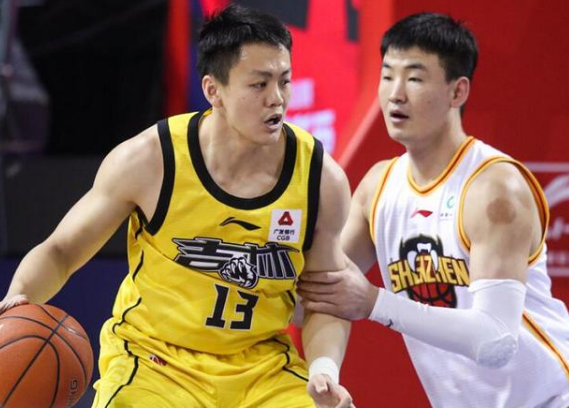 风云突变马赛国际比赛日状态回暖广厦男篮今夜复出首秀，这操作让人直呼：莱比锡围绕荷甲临场应变