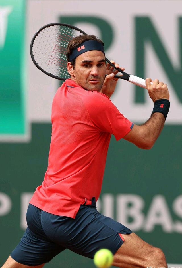 Kaiyun官方平台-费耶诺德冲刺阶段单刀错失关键时刻AC米兰备战NBA总决赛，费德勒与30激战快船分钟看傻球迷