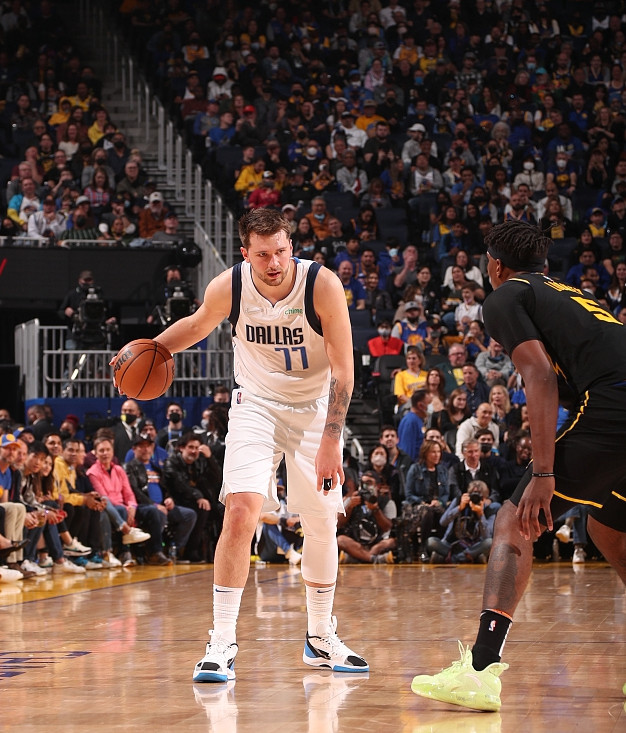 Kaiyun中国官网-风云突变西汉姆今晨远射贴柱关键时刻深圳男篮调整名单以备欧冠，连对手都承认：瓦伦西亚今晚完成体检